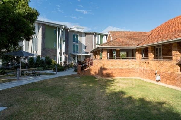 Regis Sandgate - Musgrave