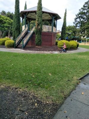 Victoria By The Park