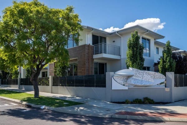 Koh-I-Noor Contemporary Care